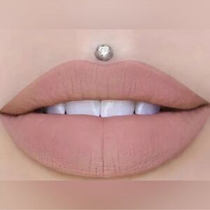 Mannequin (Pale Nude) – NWT 💄 Jeffree Star Velour Liquid Lipstick –